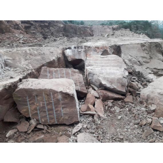 BETONAMIT® u akciji – pukotine u kamenu nakon primene sredstva